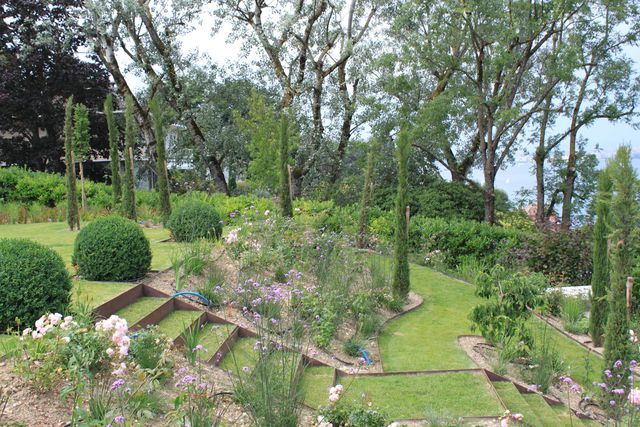 decoration jardin en pente