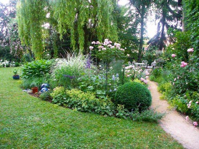 decoration jardin rosier